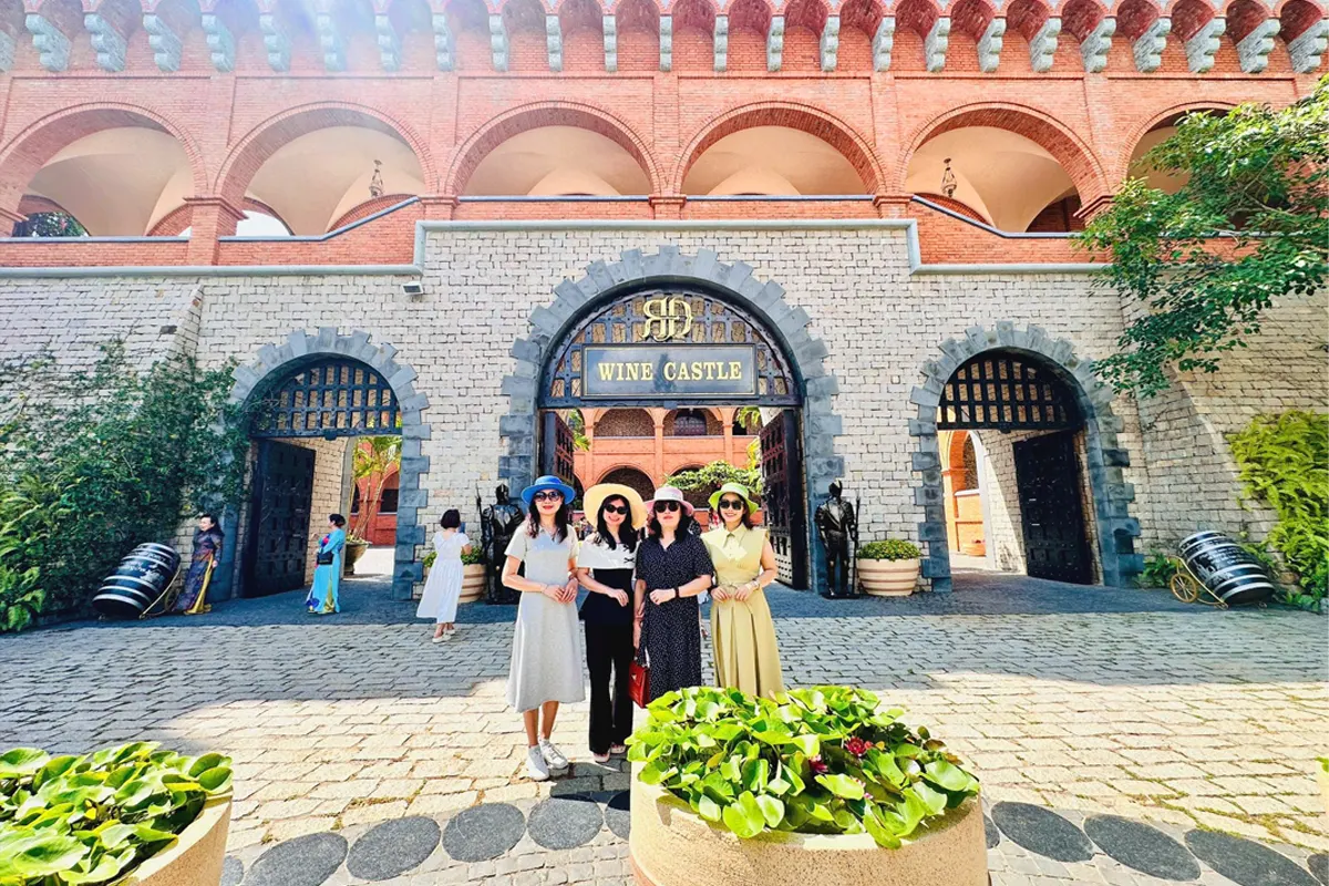 lâu đài rượu vang RD Wine Castle Mũi né